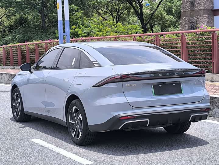 Geely Galaxy L6, 2024 — фото 7 из 9