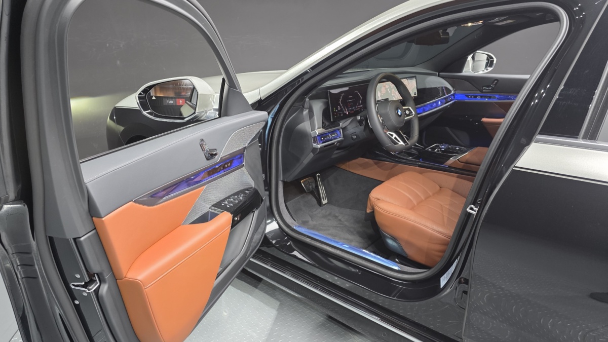 BMW 7 Series, 2025 — фото 9 из 12