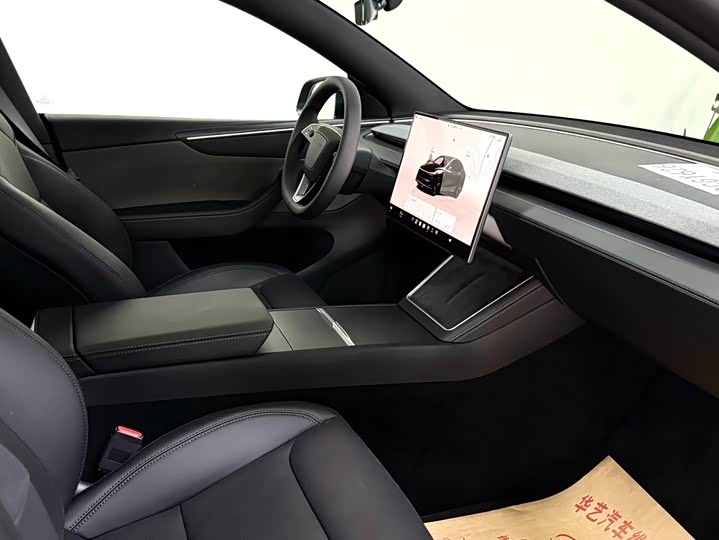Tesla Model Y, 2026 — фото 4 из 7