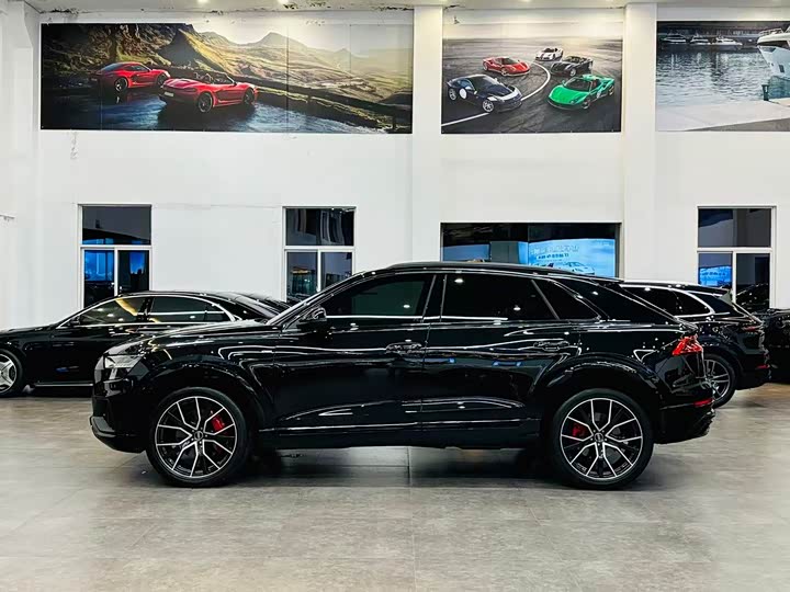 Audi Q8, 2022 — фото 3 из 9