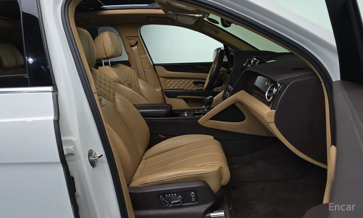Bentley Bentayga, 2022 — фото 11 из 12