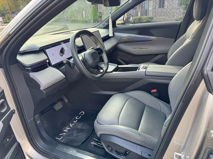 Lynk & Co 08 EM-P Hybrid, 2024 — фото 4 из 9