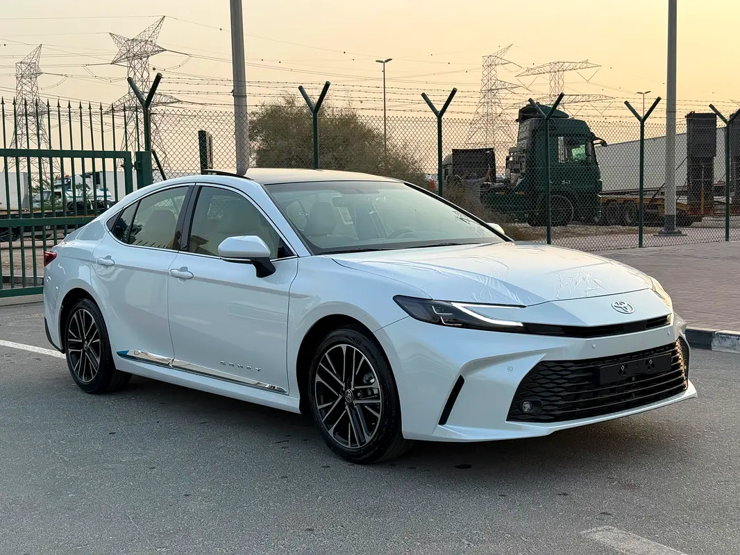 Toyota Camry, 2026 — фото 2 из 10