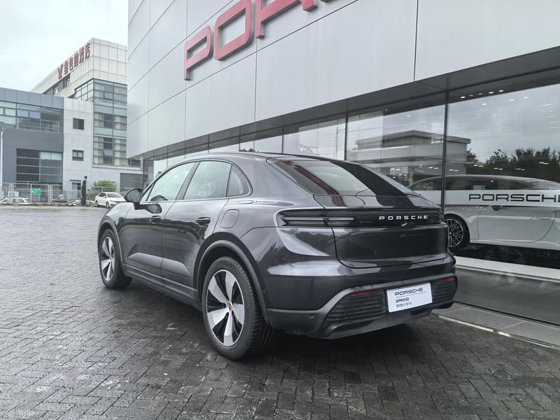 Porsche Macan EV, 2024 — фото 4 из 11