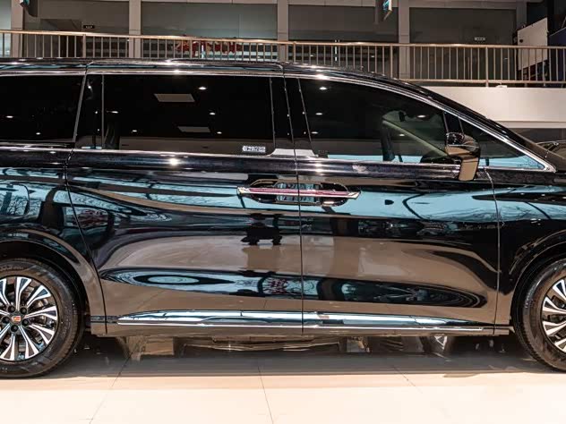 Hongqi HQ9 Hybrid, 2025 — фото 4 из 9