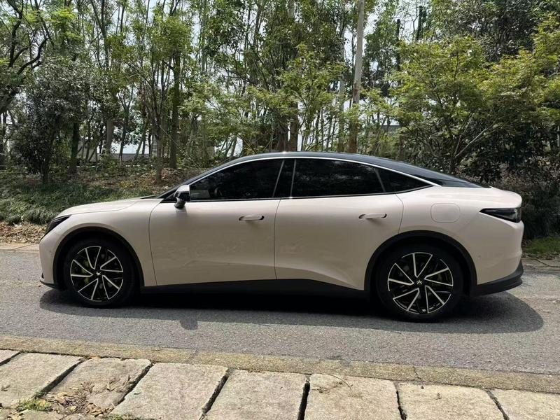 BAIC Arcfox Alpha S5, 2024 — фото 4 из 11