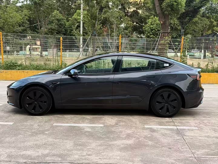 Tesla Model 3, 2025 — фото 2 из 9