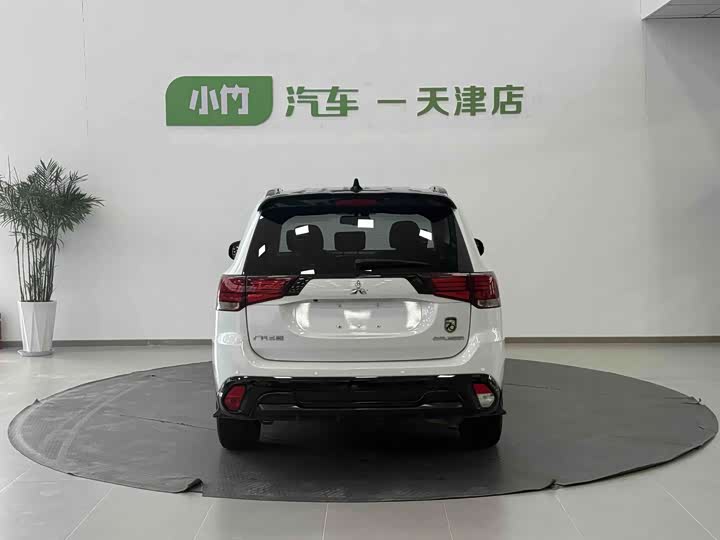 Mitsubishi Outlander, 2022 — фото 6 из 9