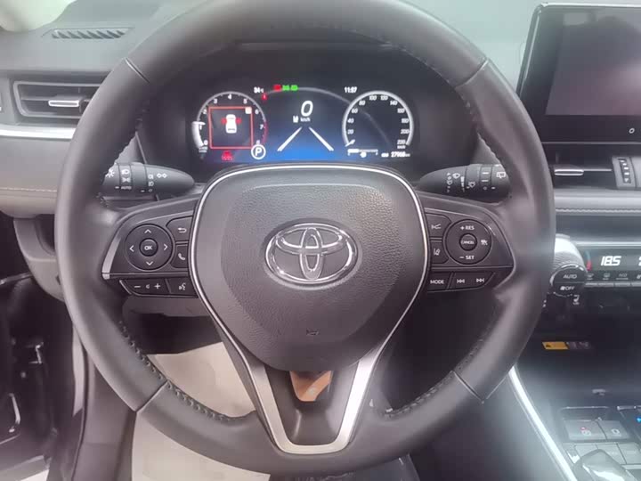 Toyota RAV4, 2025 — фото 7 из 9