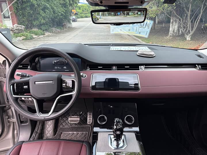 Land Rover Range Rover Evoque L Hybrid, 2022 — фото 6 из 9