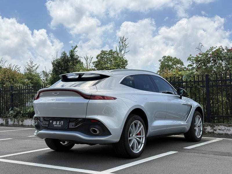 Aston Martin DBX, 2024 — фото 7 из 12