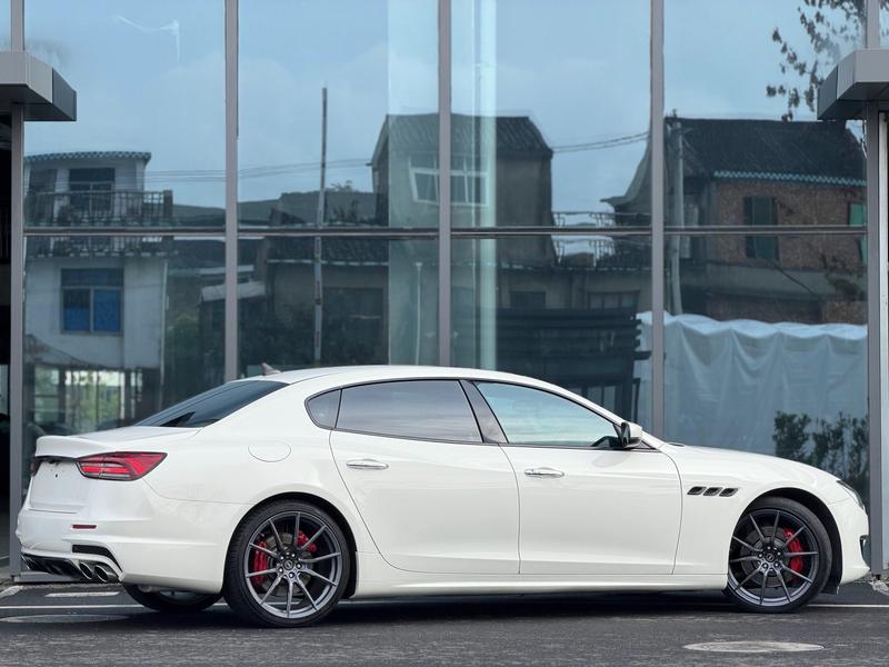Maserati Quattroporte, 2021 — фото 5 из 12