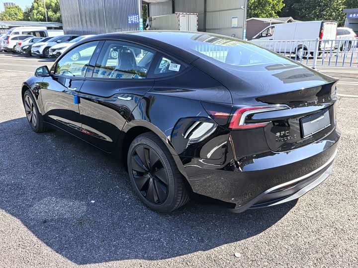 Tesla Model 3, 2026 — фото 4 из 7