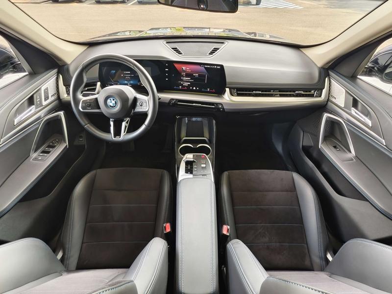 BMW iX1, 2025 — фото 6 из 12