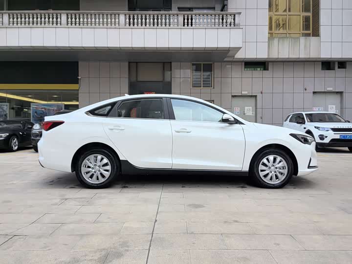Changan Eado EV, 2026 — фото 6 из 9