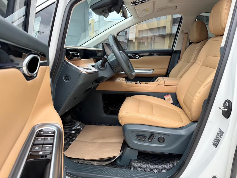 GAC Trumpchi E8, 2023 — фото 10 из 12