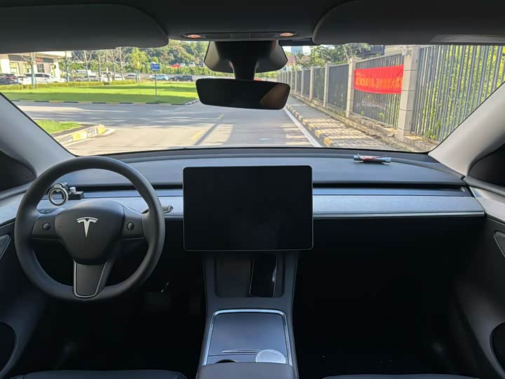 Tesla Model Y, 2024 — фото 6 из 9