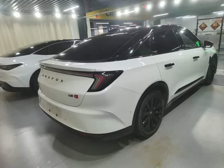BAIC Arcfox Alpha S, 2023 — фото 7 из 9