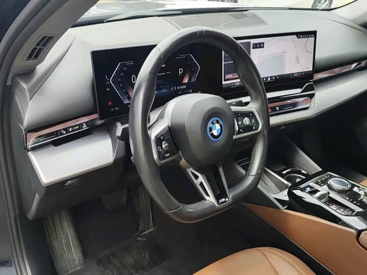 BMW i5, 2025 — фото 5 из 9