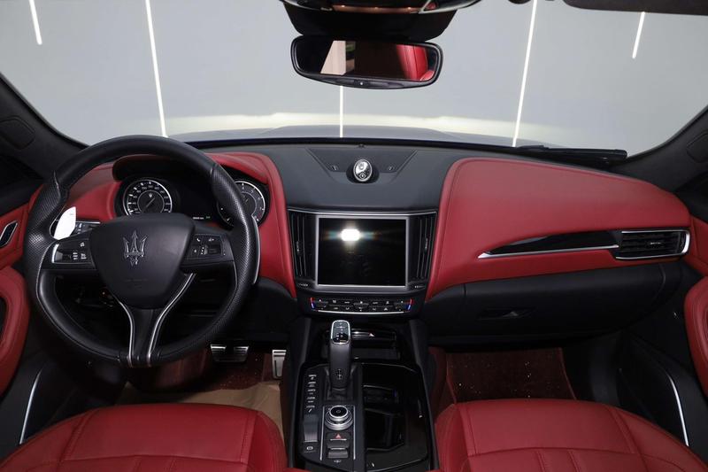 Maserati Levante, 2023 — фото 10 из 12