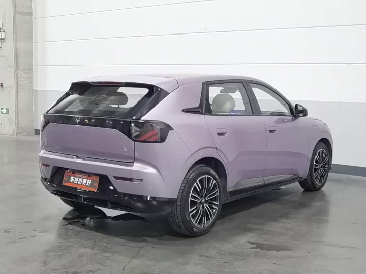 BAIC Arcfox T1, 2025 — фото 2 из 9