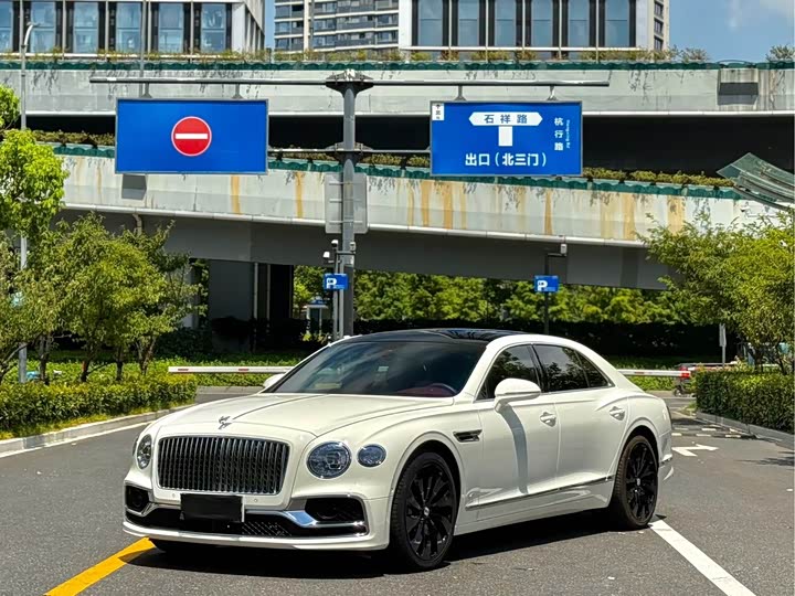 Bentley Flying Spur, 2022 — купить в Самаре под ключ