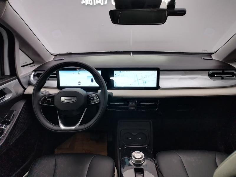 Geely Geometry E Firefly, 2023 — фото 10 из 12