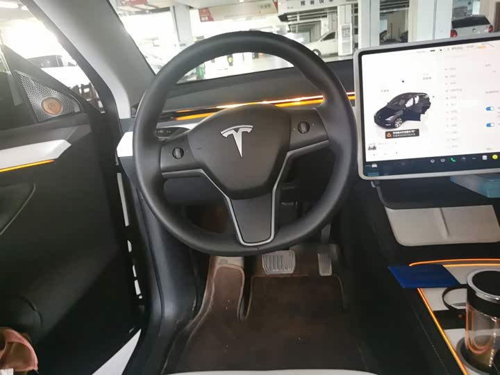 Tesla Model Y, 2022 — фото 7 из 9