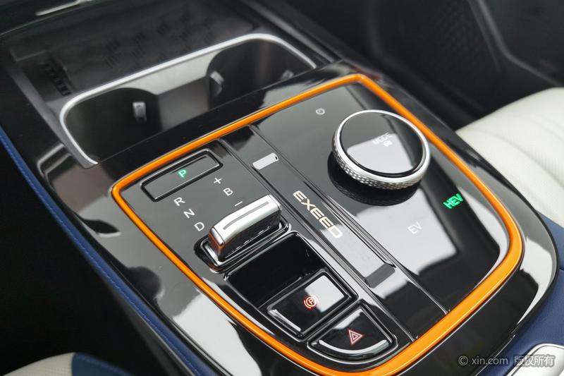 Exeed LX C-DM Hybrid, 2025 — фото 10 из 12