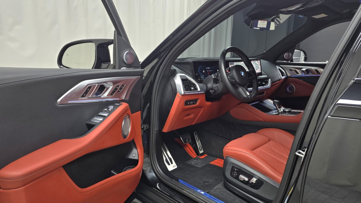 BMW XM, 2024 — фото 10 из 12
