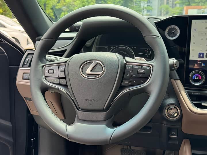 Lexus ES, 2024 — фото 9 из 9