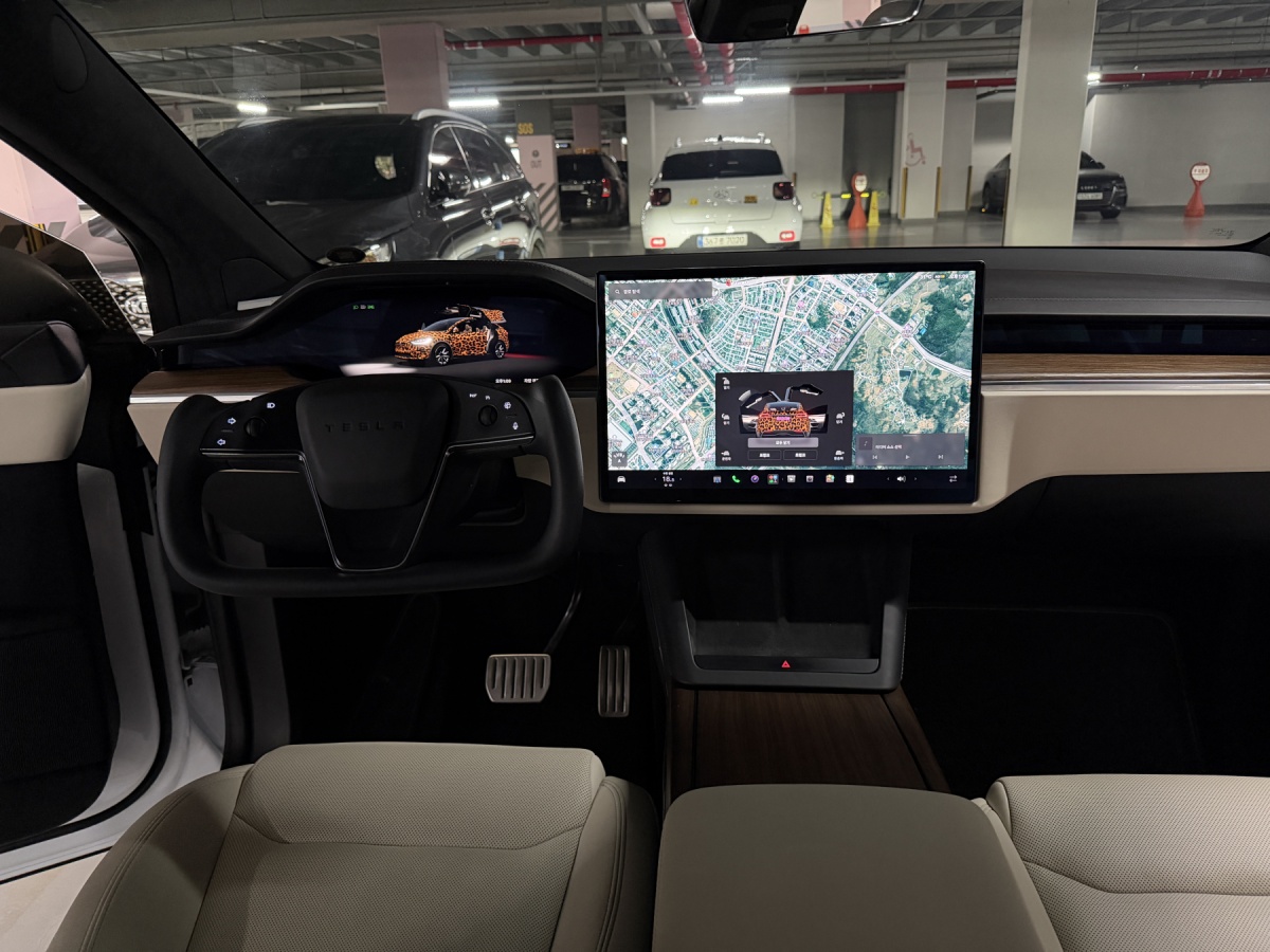 Tesla Model X, 2023 — фото 8 из 11