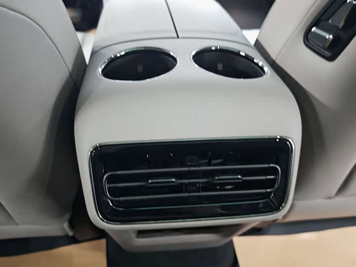 Geely Galaxy Starshine 8 EM-i, 2025 — фото 8 из 9