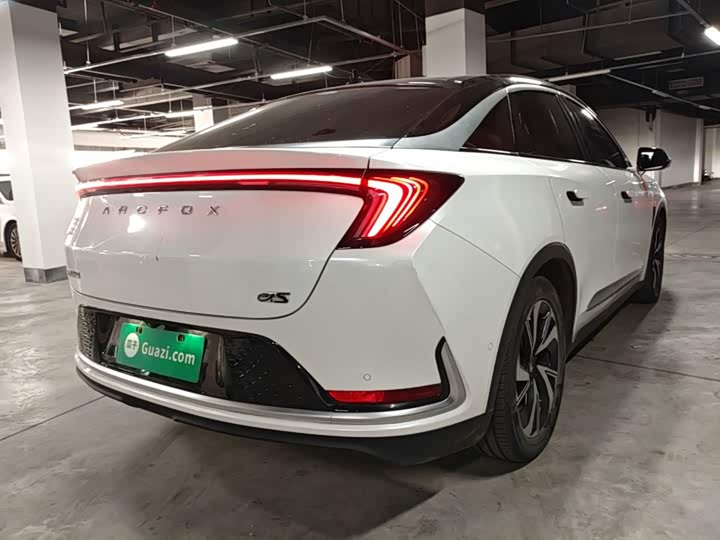 BAIC Arcfox Alpha S, 2022 — фото 7 из 9