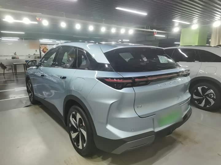 BAIC Arcfox Alpha T5, 2026 — фото 5 из 9