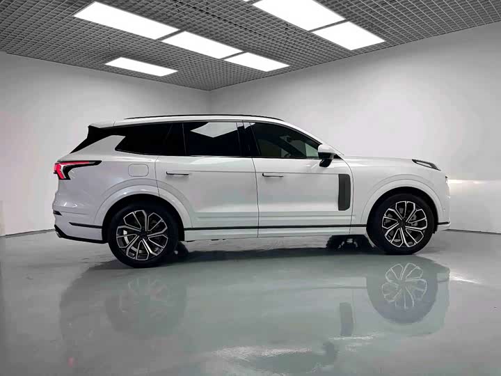 Lynk & Co 09 EM-P Hybrid, 2022 — фото 5 из 9