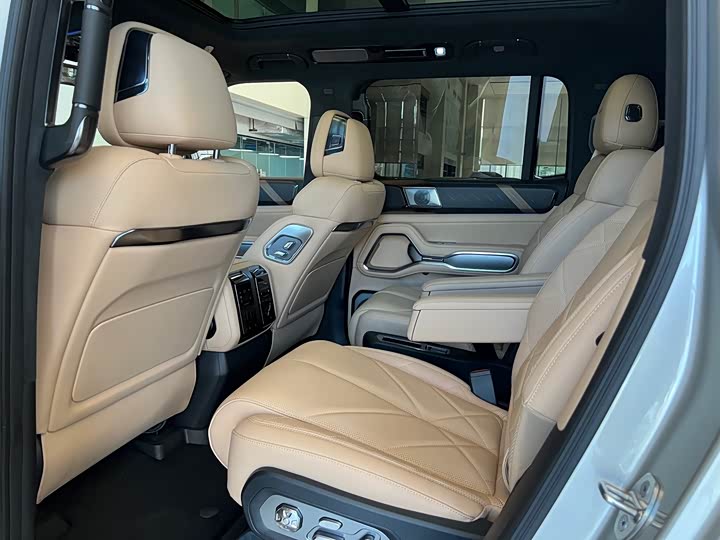 BYD FangChengBao Leopard 8, 2025 — фото 7 из 9