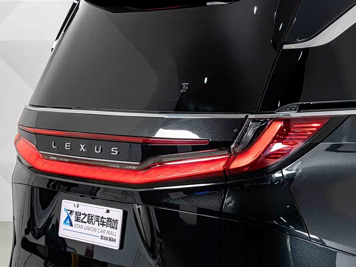 Lexus LM, 2025 — фото 8 из 9