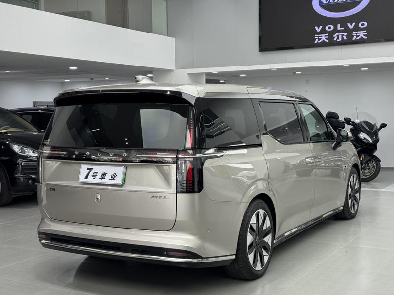 Volvo EM90, 2024 — фото 7 из 12