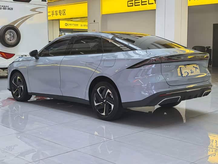 Geely Galaxy L6, 2023 — фото 5 из 9