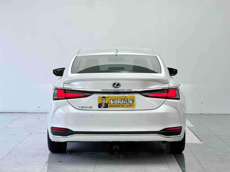 Lexus ES, 2024 — фото 4 из 12