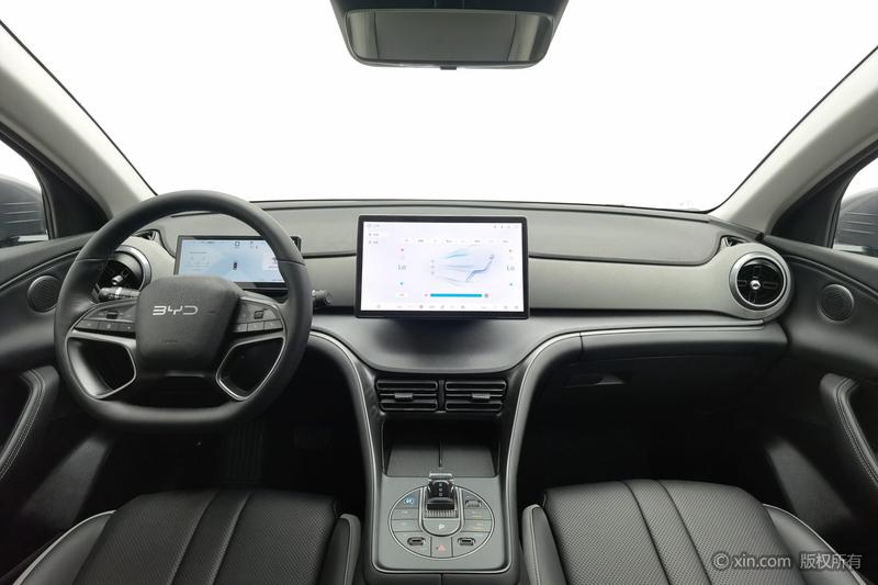 BYD Sea Lion 05 DM-i Hybrid, 2025 — фото 8 из 12