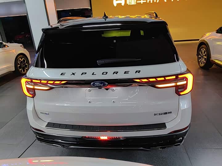 Ford Explorer, 2022 — фото 6 из 9