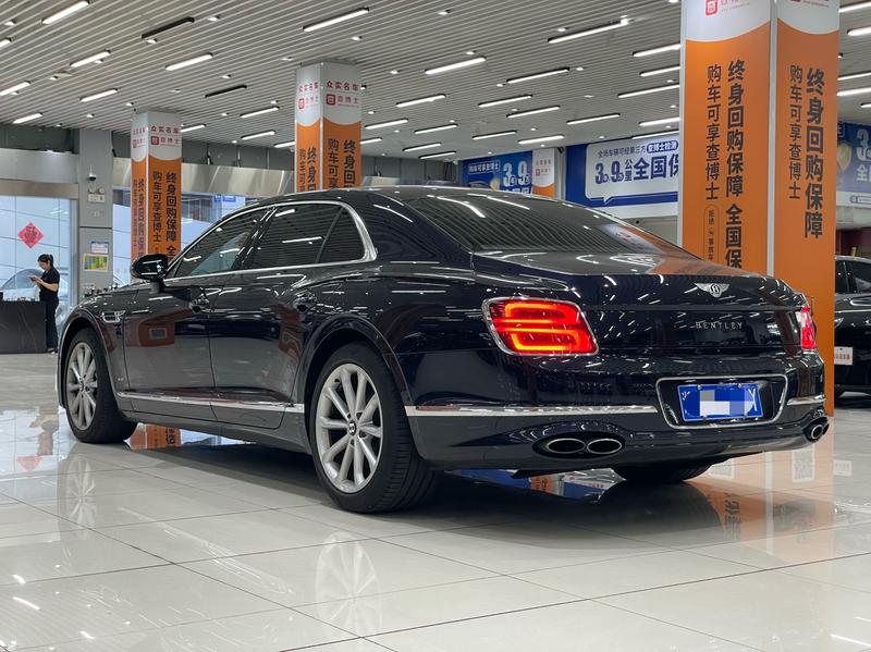 Bentley Flying Spur, 2022 — фото 3 из 12