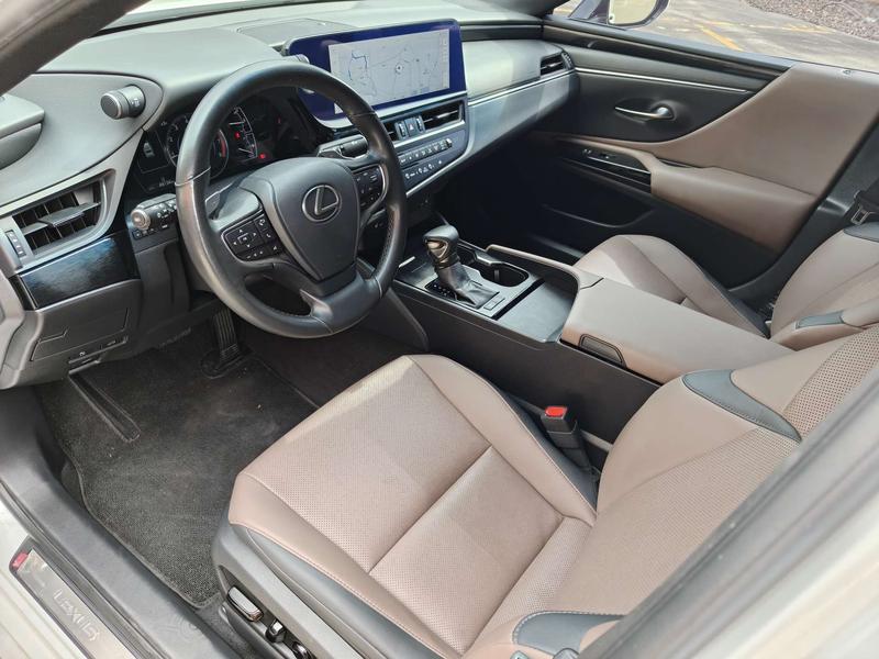 Lexus ES, 2023 — фото 9 из 11