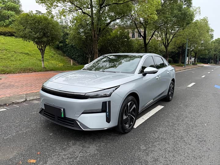 Geely Galaxy L6, 2025 — купить в Санкт-Петербурге под ключ