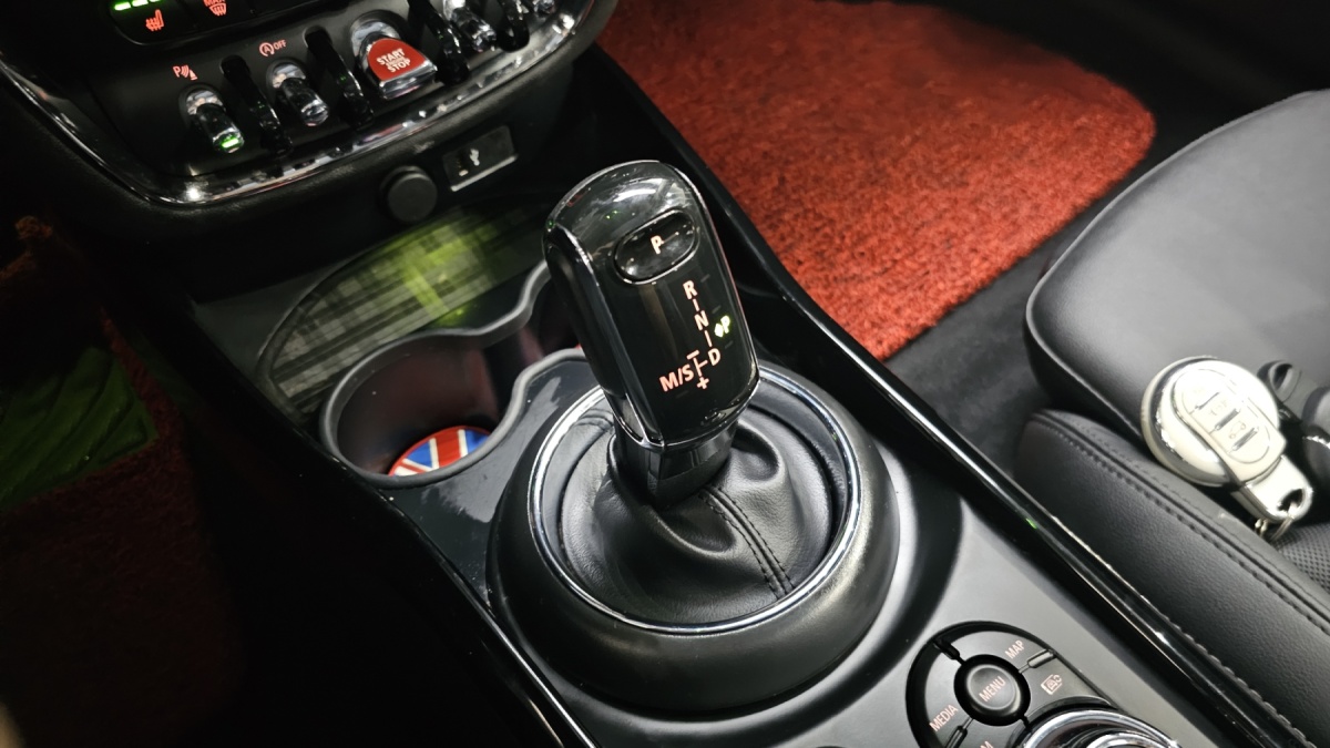 Mini Clubman, 2023 — фото 8 из 12
