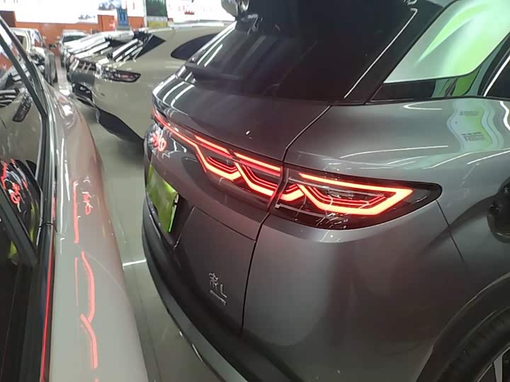 BYD Song L DM-i Hybrid, 2026 — фото 6 из 9