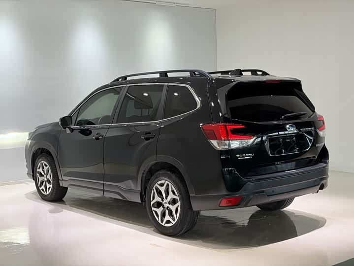 Subaru Forester, 2023 — фото 4 из 9