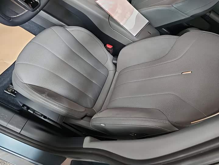 Lynk & Co 07 EM-P Hybrid, 2025 — фото 9 из 9